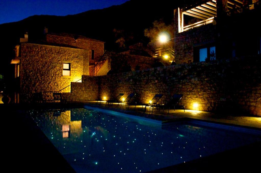 Elafivolia Arachova Suites Екстериор снимка