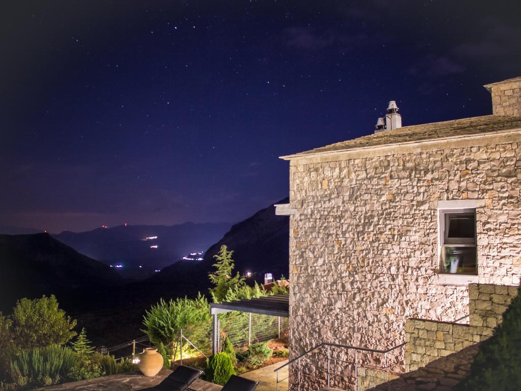 Elafivolia Arachova Suites Екстериор снимка