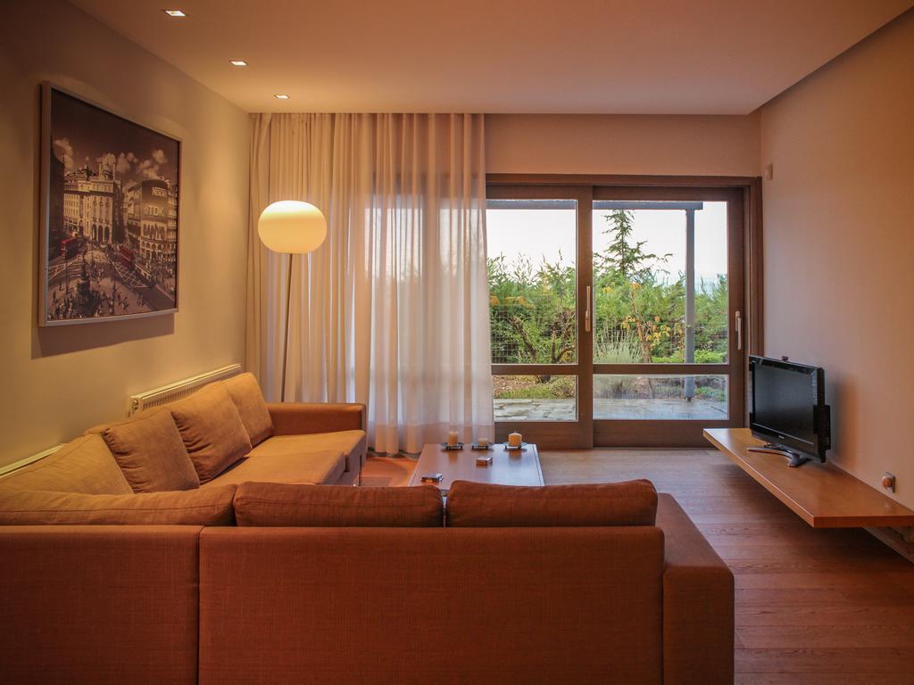 Elafivolia Arachova Suites Екстериор снимка